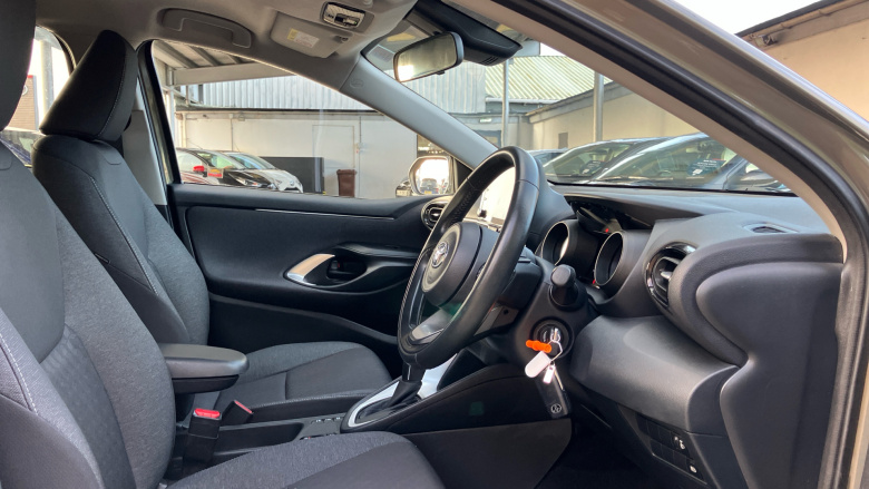 Toyota Yaris 1.5 Hybrid Design 5dr CVT Hybrid Hatchback